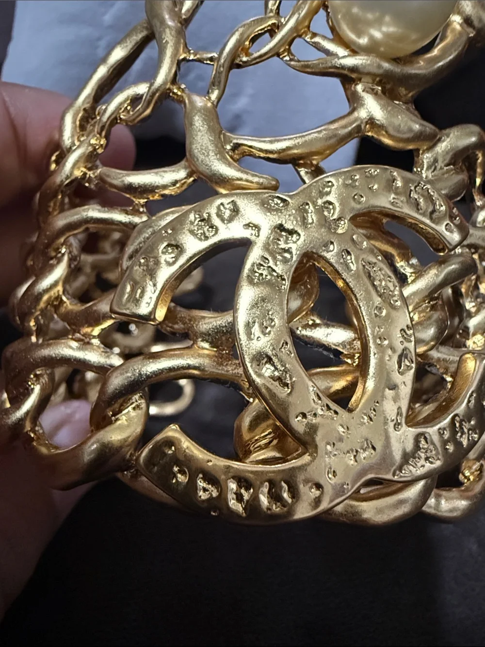 CHANEL statement gold